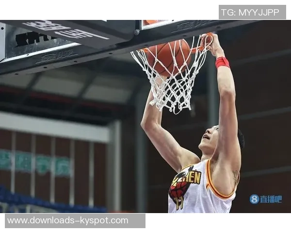 感恩节期间埃奇库姆社媒直播训练展现球员拼搏精神